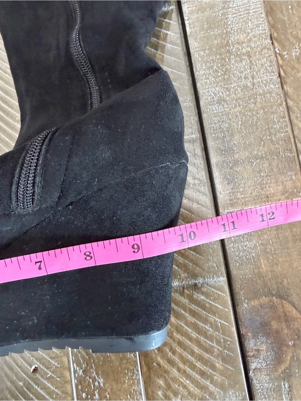 Black boots-video in listing